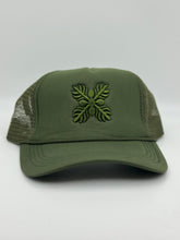 Load image into Gallery viewer, Welo Truckers- Hawaiian Quilt
