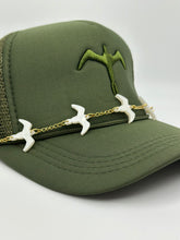 Load image into Gallery viewer, Iwa Trucker/Bag Jewelry
