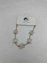 Load image into Gallery viewer, Hawaiian Quilt Trucker/Bag Jewelry
