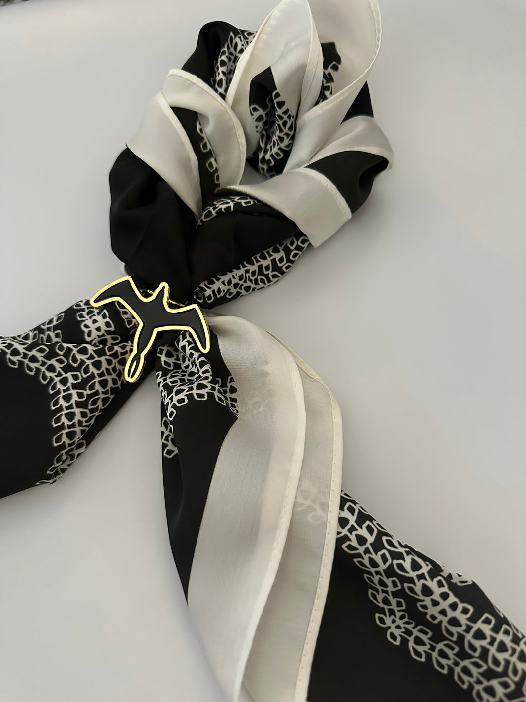 Kianna Hawaii X Welo- Iwa Scarf pull