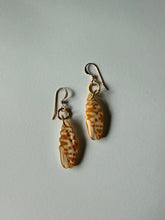 Load image into Gallery viewer, Acrylic shell dangles
