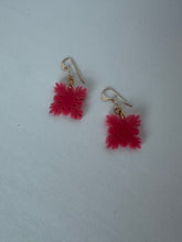 Load image into Gallery viewer, FUNDRAISER: Xela&#39;s pink mini dangles
